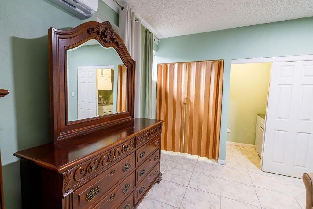 Private Suite In North Miami Норт-Маямі-Біч Екстер'єр фото